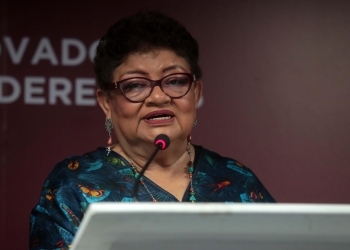 Fiscal de CDMX acusa a The New York Times de “sembrar mentira” sobre espionaje