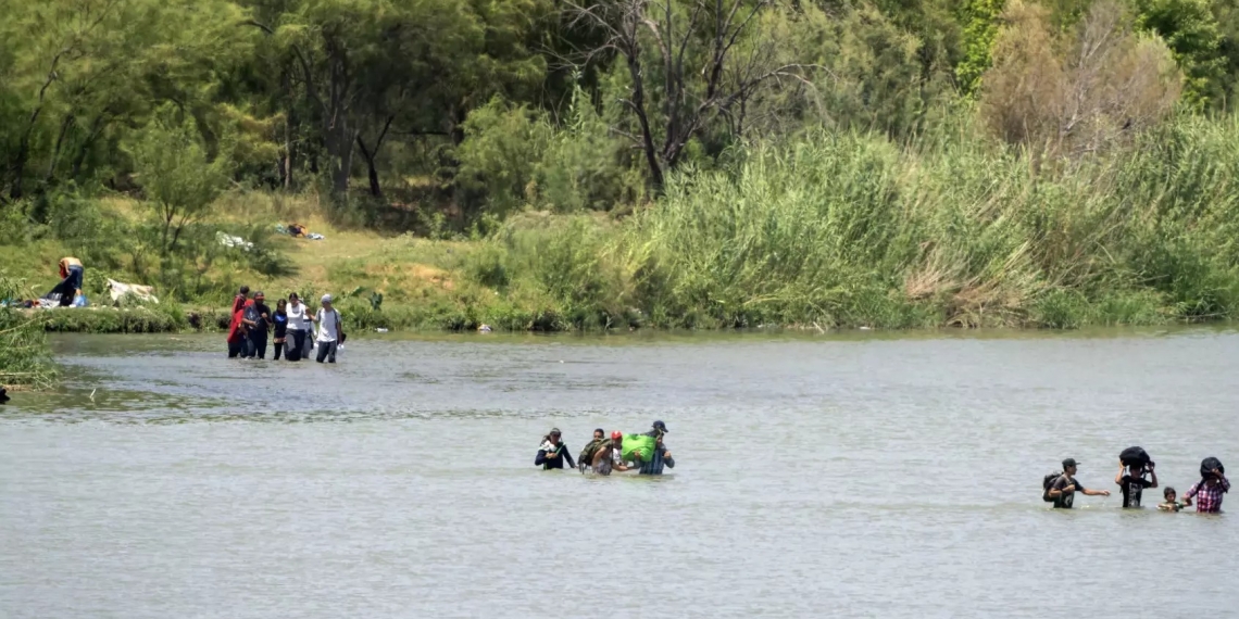 Descenso del 11% en detenciones de migrantes en la frontera sur de EE. UU. durante octubre
