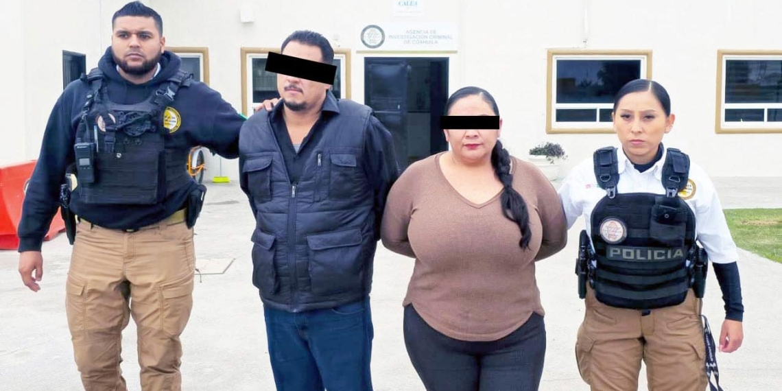 Detienen a pareja por robo con violencia en negocio de conveniencia