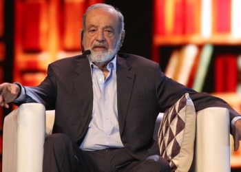 Carlos Slim tiene una fortuna superior a los 100 mil mdd, por primera vez en su historia