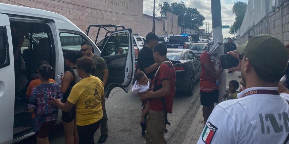 Corporaciones vigilan recorrido de migrantes; no hay detenciones