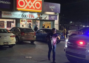 Se lleva mil pesos tras atracar tienda oxxo