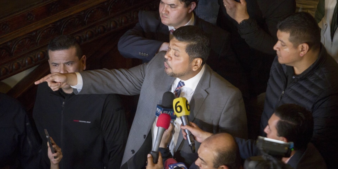 Luis Enrique Orozco renuncia al cargo de gobernador interino en Nuevo León