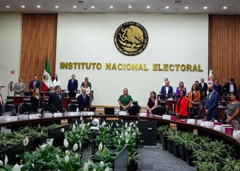Desalojan INE por alerta de incendio