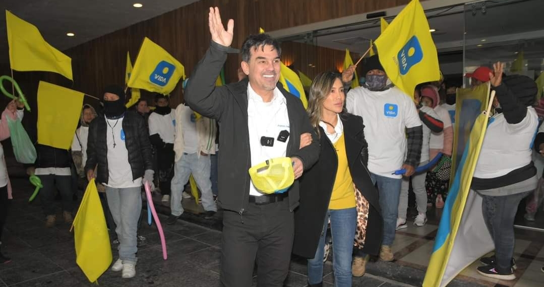 Mariana Rodríguez ya tiene competencia: Pato Zambrano se registra para ser alcalde de Monterrey