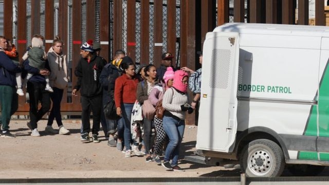 Iniciativa en el Senado: expulsiones rápidas de migrantes hacia México