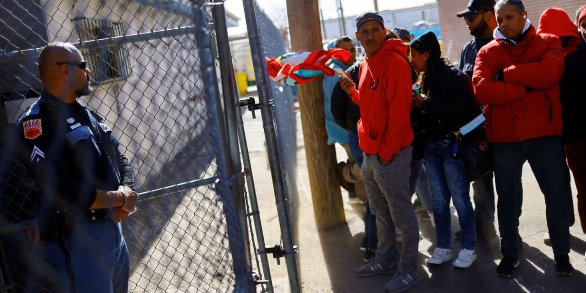 Migrantes acusan a soldados de EU por abuso sexual