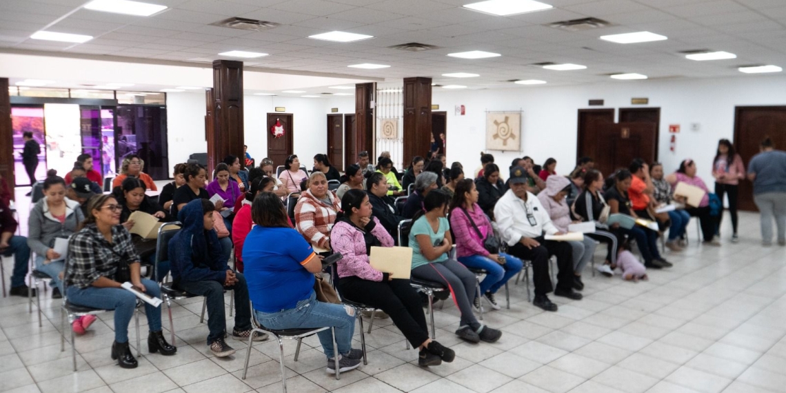 Preparan entrega de 2,700 tarjetas de apoyo para adultos mayores