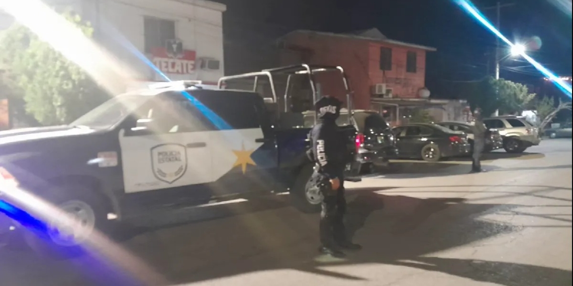 Dos hombres armados asaltan a comerciante y se llevan 10 mil pesos