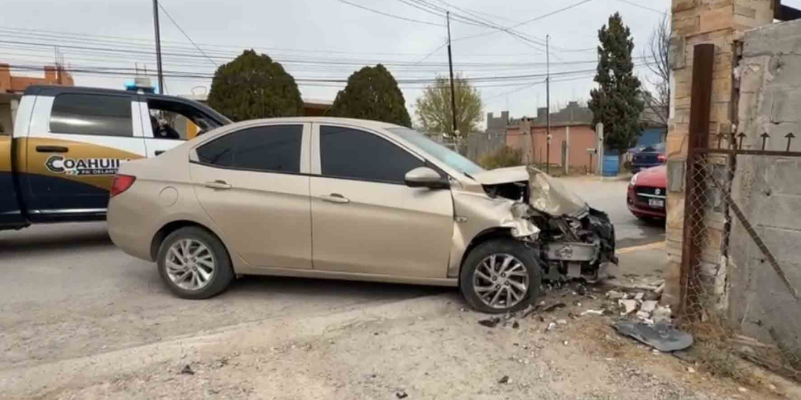 Conductora dormita al volante y choca contra una iglesia
