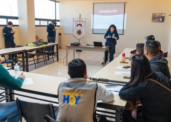 Director de Bomberos y Protección Civil Imparte Plática Sobre Zonas Seguras