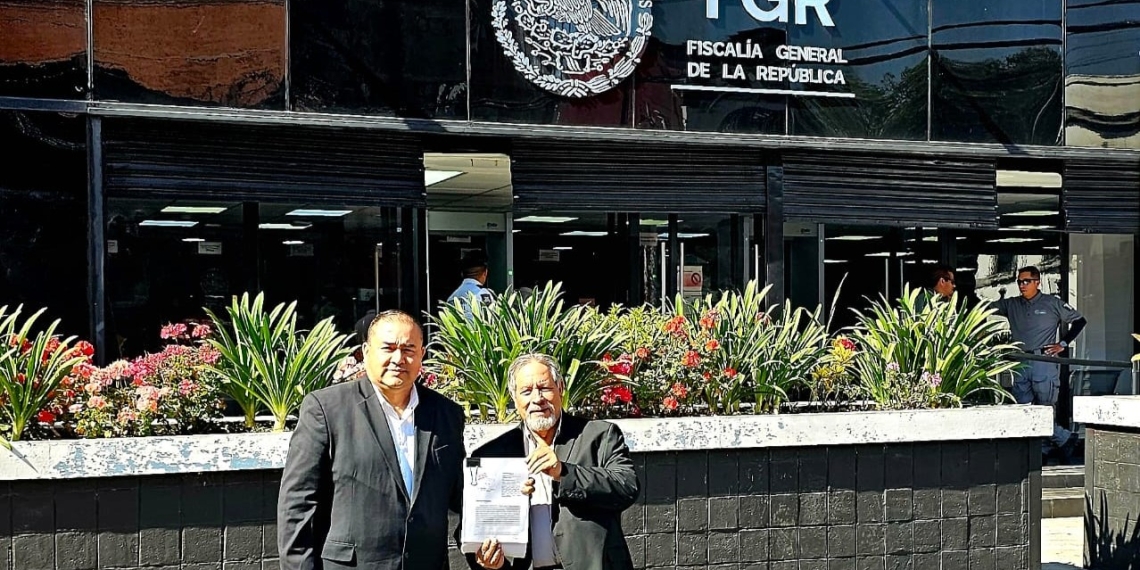 Presentan denuncia contra Tereso Medina Ramírez en la FGR por delito de extorsión