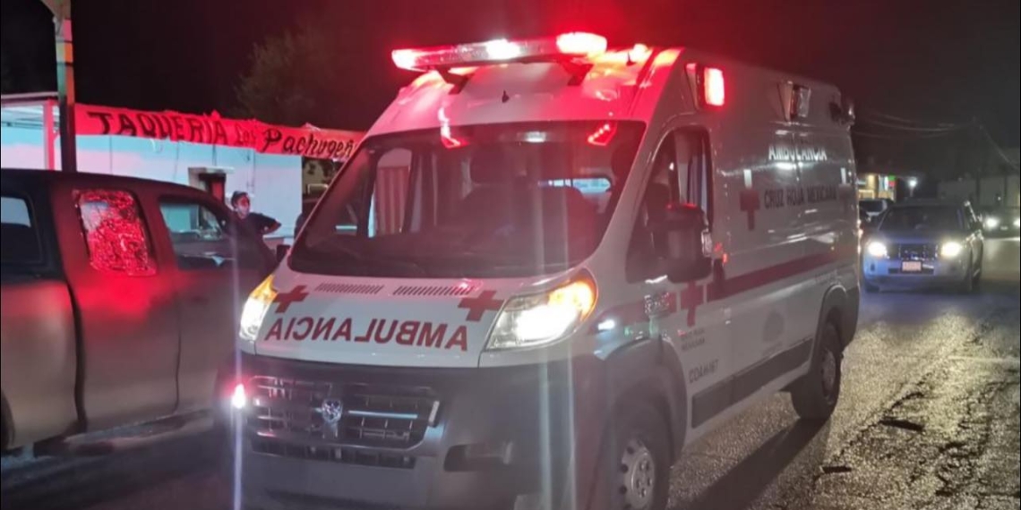 Niño cae de gradas en parque durante la noche y termina hospitalizado