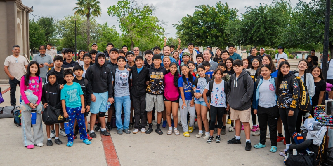 Jacobo Rodríguez despide a 150 jugadores de tochito que competirán en el nacional infantil